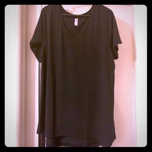 NWT LuLaRoe Christy V-neck Tee